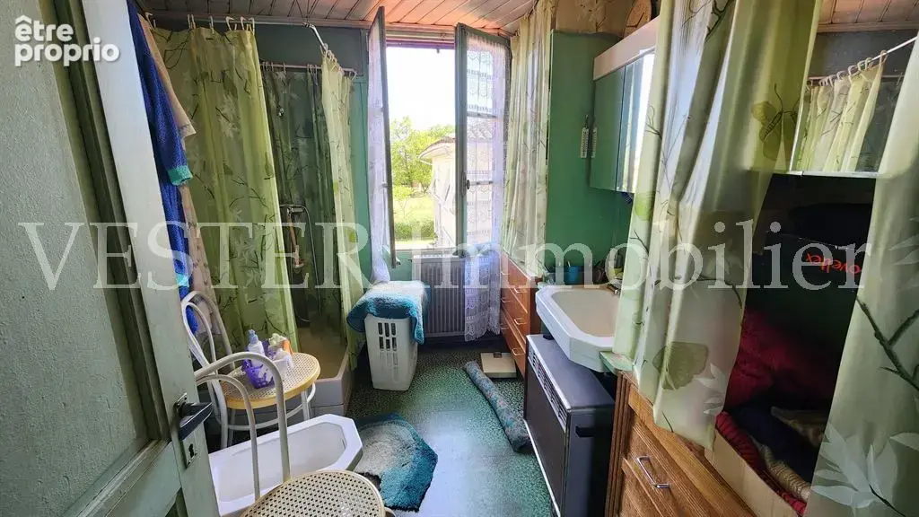 Grande maison de village avec 7 chambres, jardin et dépendances - photo 11