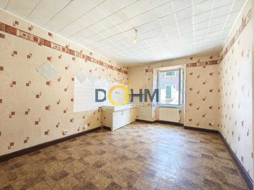 Vialas, ensemble immobilier 2-3 appartements + 2 garages - photo 10