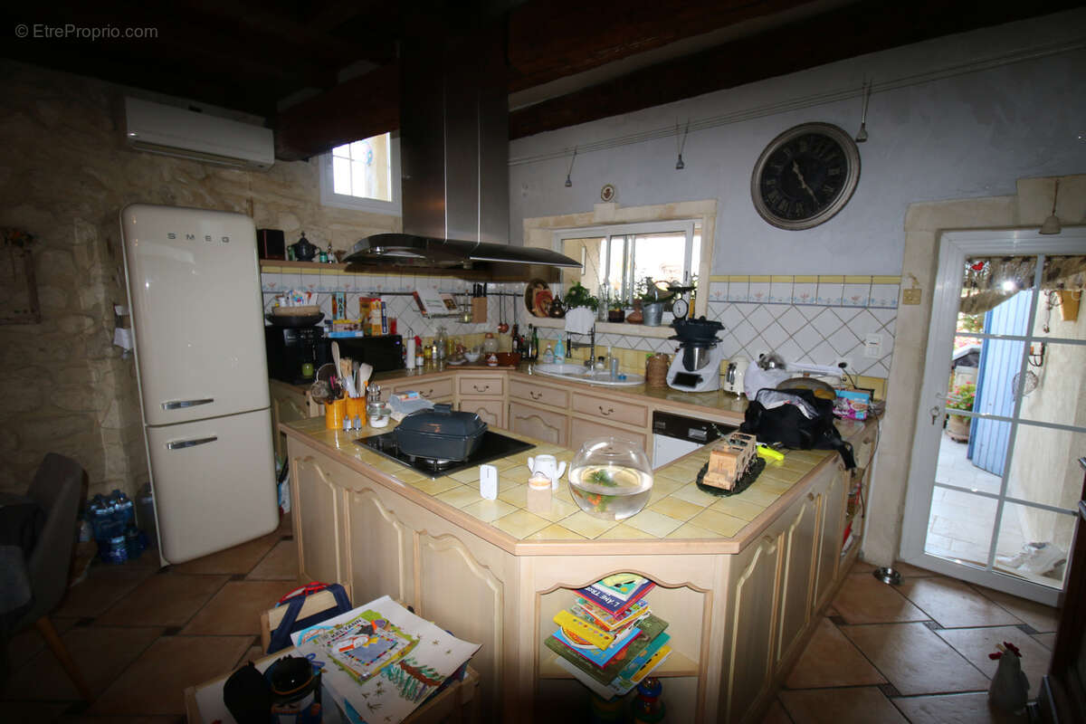 Maison de maître avec jardin, pisicine, parkings. - photo 26