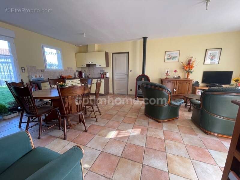 Maison à CHATEAUPONSAC