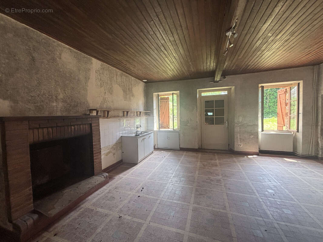 Ensemble immobilier de caractère avec dépendances à for potentiel - Bain de Bretagne - photo 2