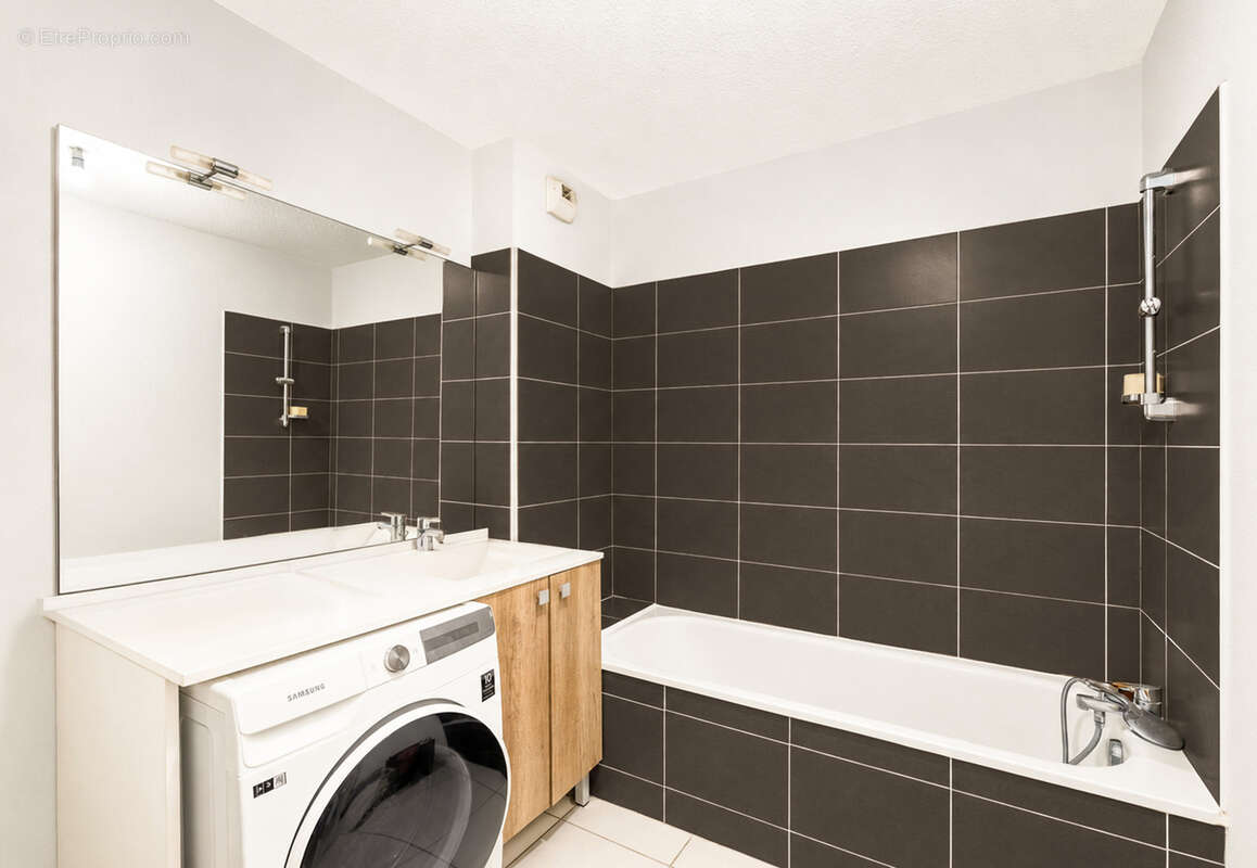 En exclusivité ! Appartement T3 de 62 m2 situé au 1er étage, secteur Barrière de Paris. - photo 11