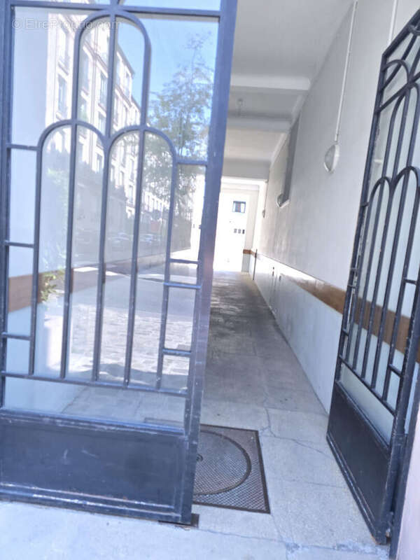 Appartement à COURBEVOIE