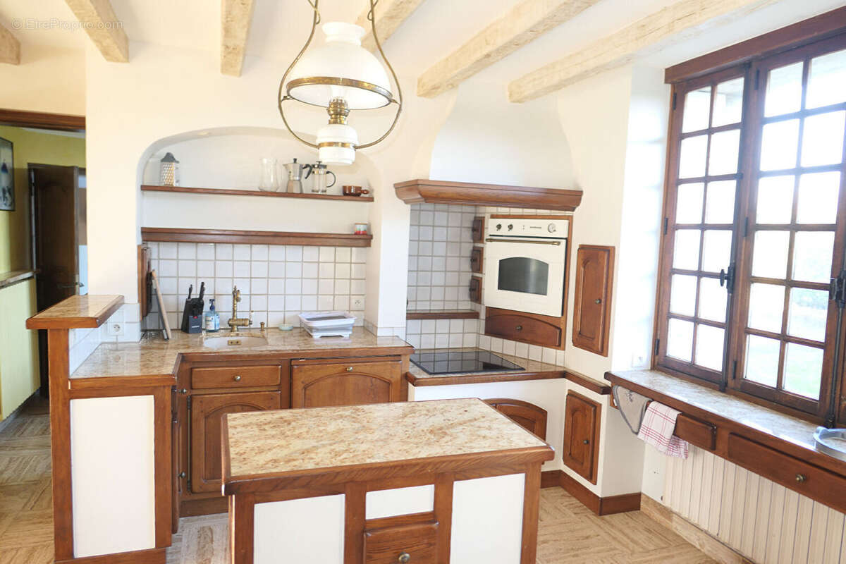 Maison à SAINT-HILAIRE-DU-HARCOUET