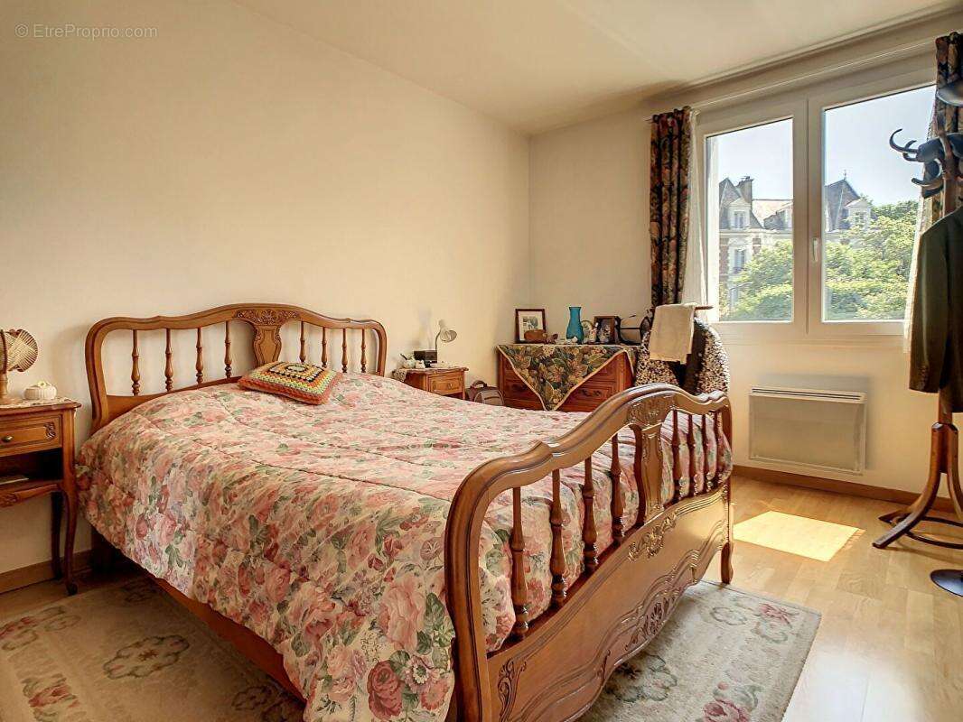 Appartement à ISSY-LES-MOULINEAUX