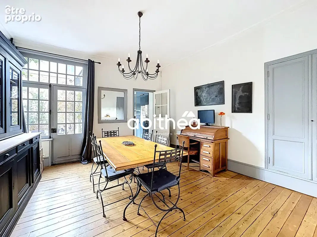Maison en pierres blanches avec garage et extérieur - photo 8