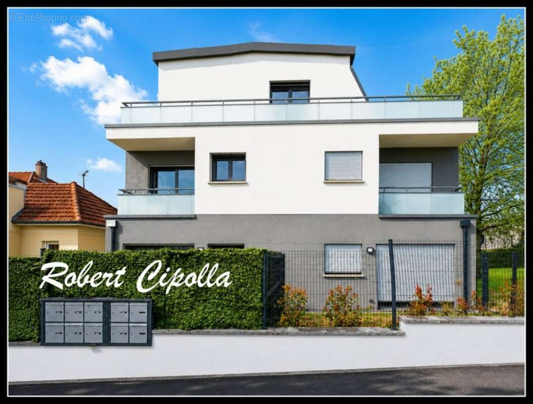 Attique T2 Metz _51,5m²_très grande terrasse de 41m² parking inclus + garage + cuisine équipée - photo 13
