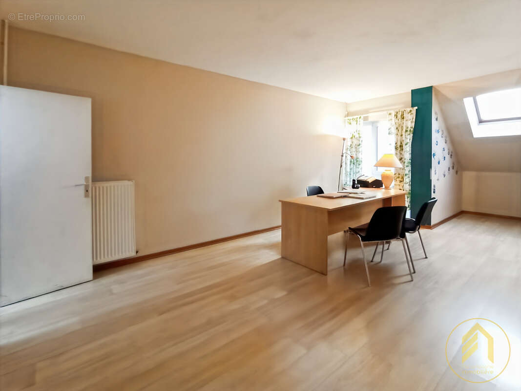 Maison à SAINT-PIERRE-LES-NEMOURS