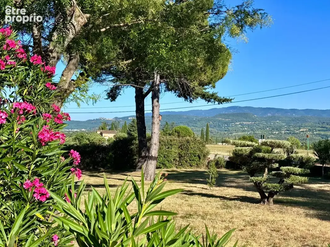 Luberon. A vendre Propriété exceptionnelle à vendre aux portes du magnifique village de Roussillon - photo 5