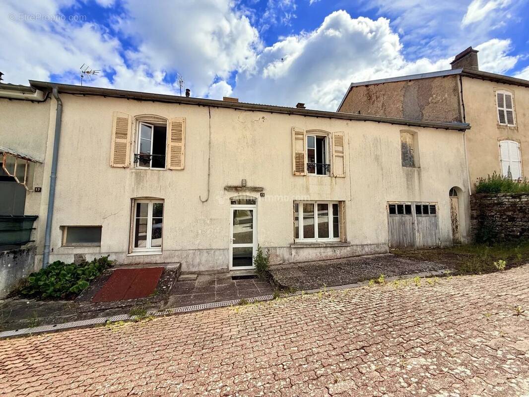 Maison à SOULAUCOURT-SUR-MOUZON