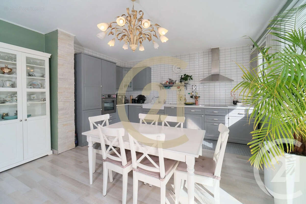 Appartement à LYON-8E