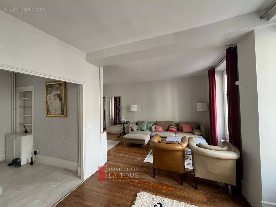 Appartement à PARIS-16E