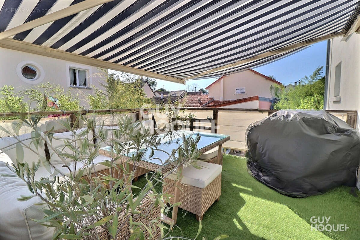 Maison à SAINTE-GENEVIEVE-DES-BOIS