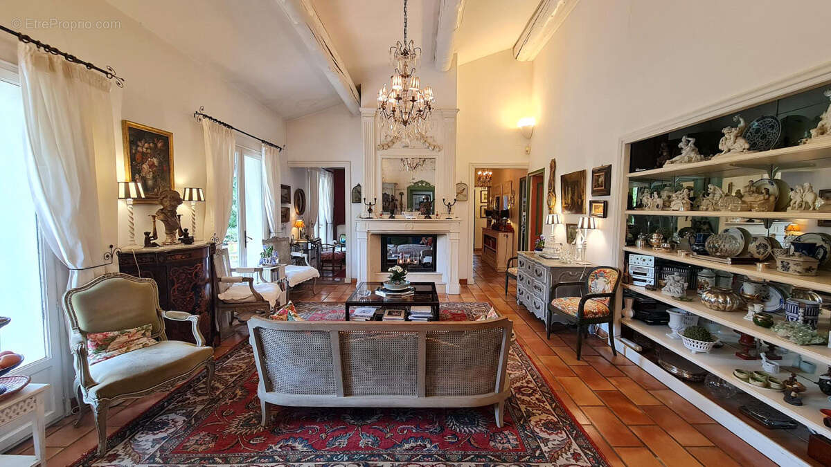 Maison à VILLENEUVE-LES-AVIGNON