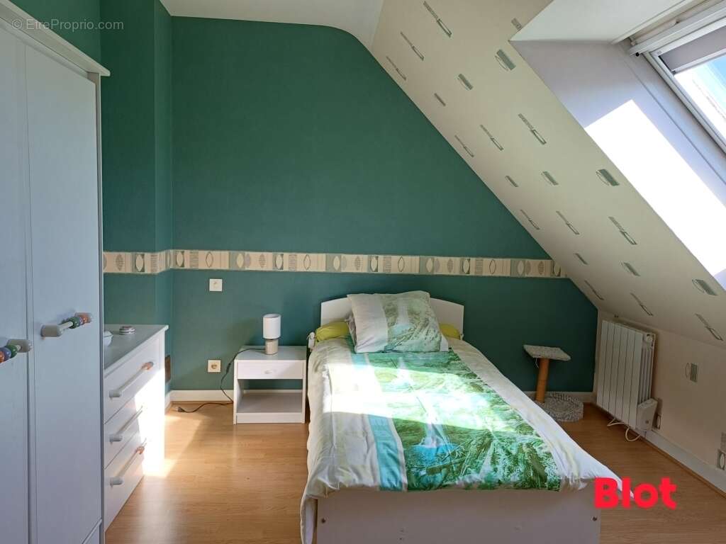Maison à DOMAGNE
