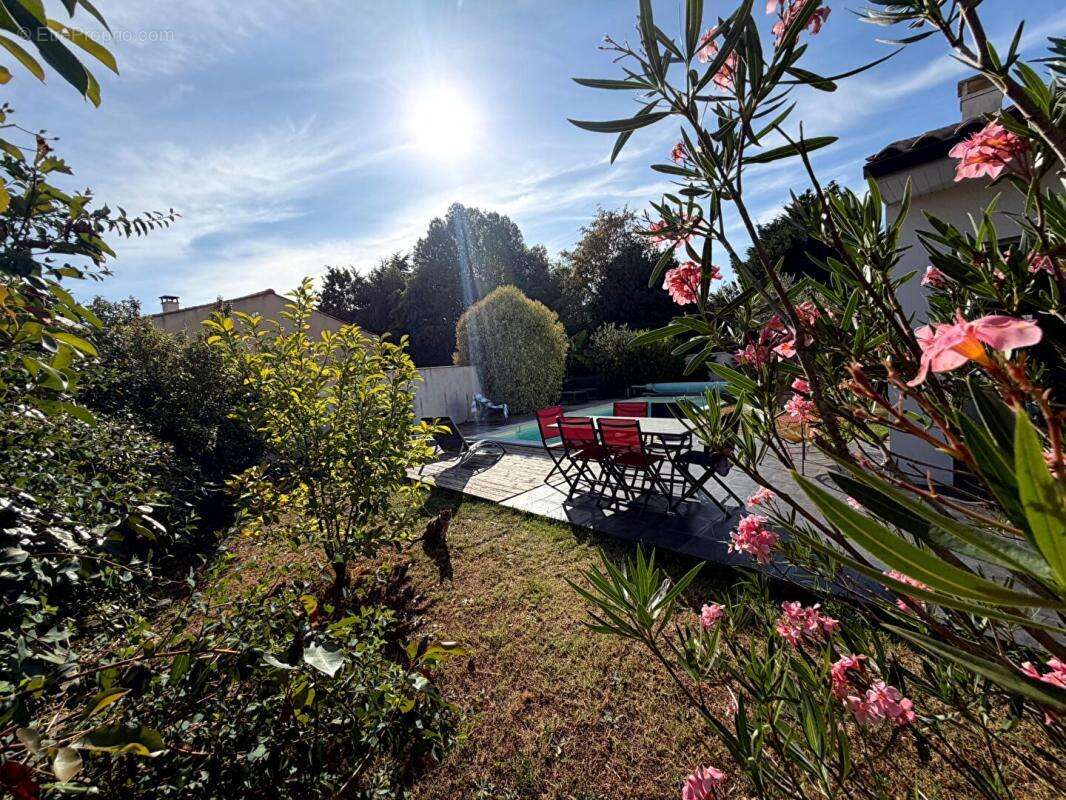 A Meursac Maison de plain pied  de 99.5 m2 avec piscine - photo 9