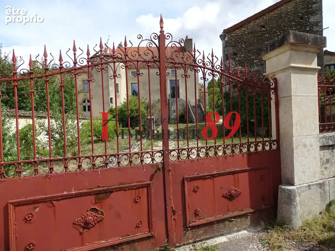 Maison à SAINT-BROING-LES-MOINES