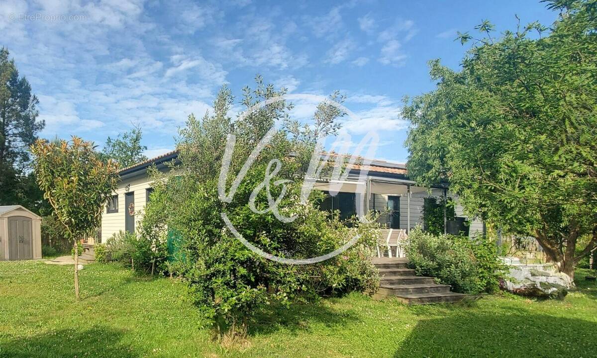 Maison à SAUMOS
