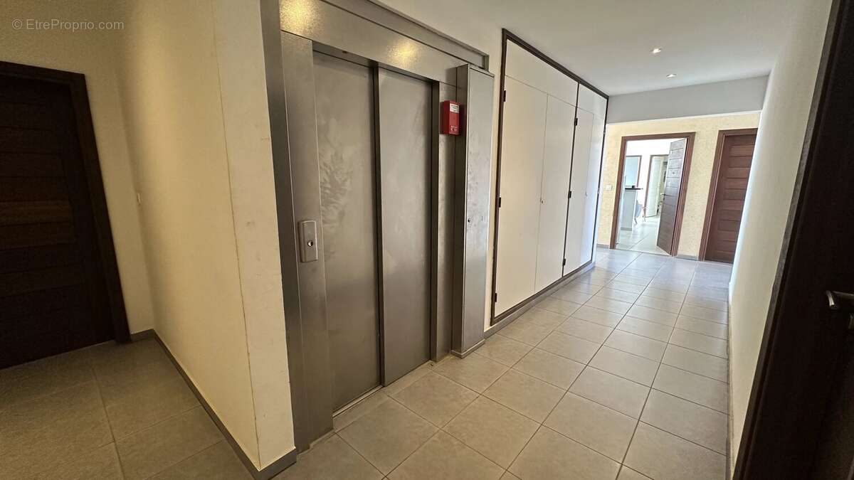 Votre appartement t2 dans une résidence sécurisée à cayenne - photo 7