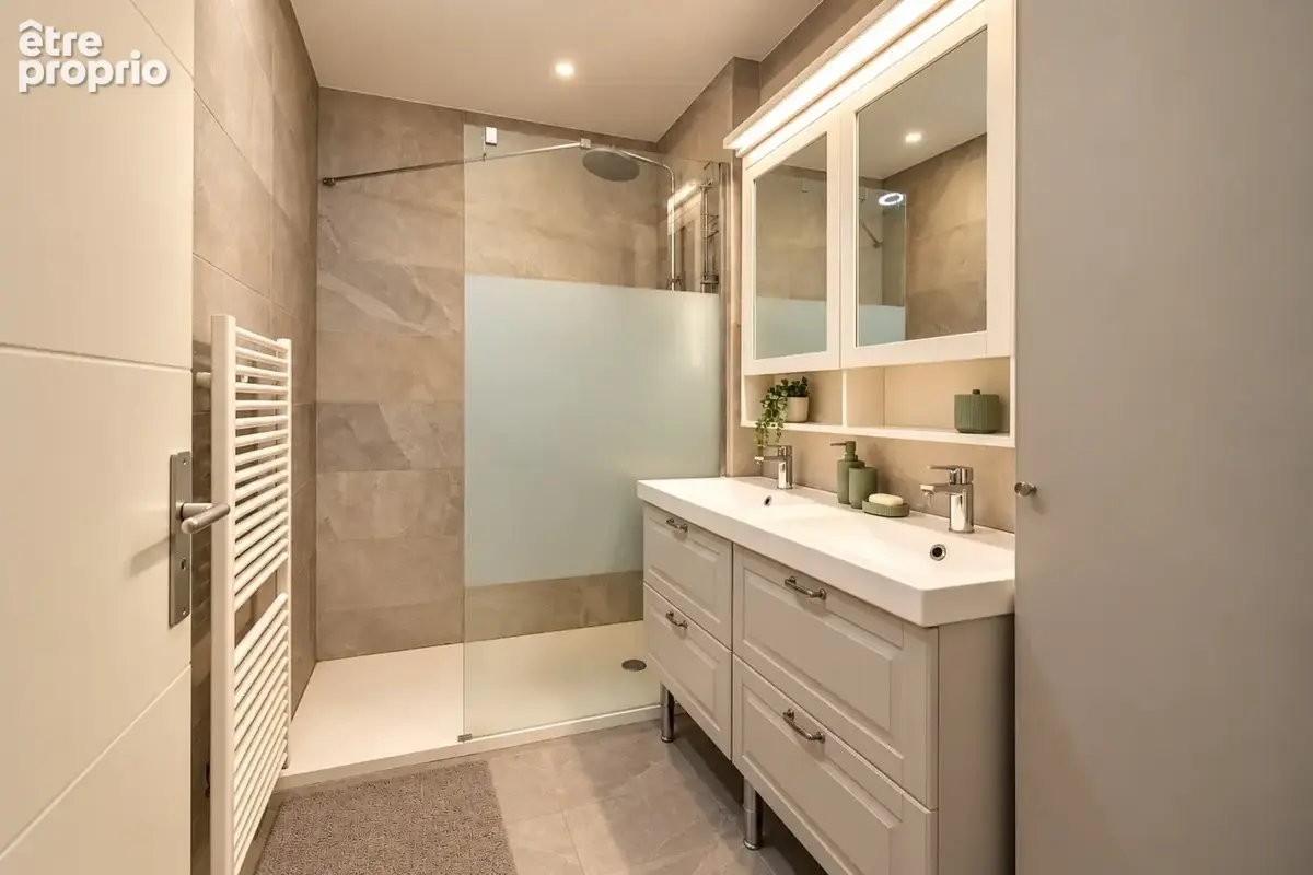 LYON 6e – BELLECOMBE – Appartement familial 132 m² – 4 chambres – 2 balcons – garage - photo 10