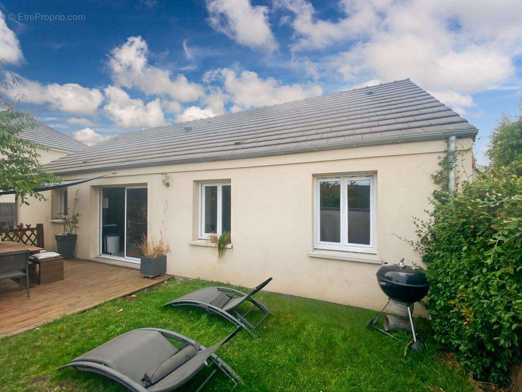 Maison à FLEURY-LES-AUBRAIS