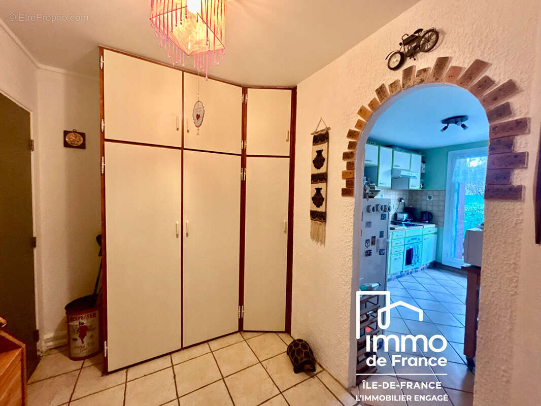 Appartement à PONTAULT-COMBAULT