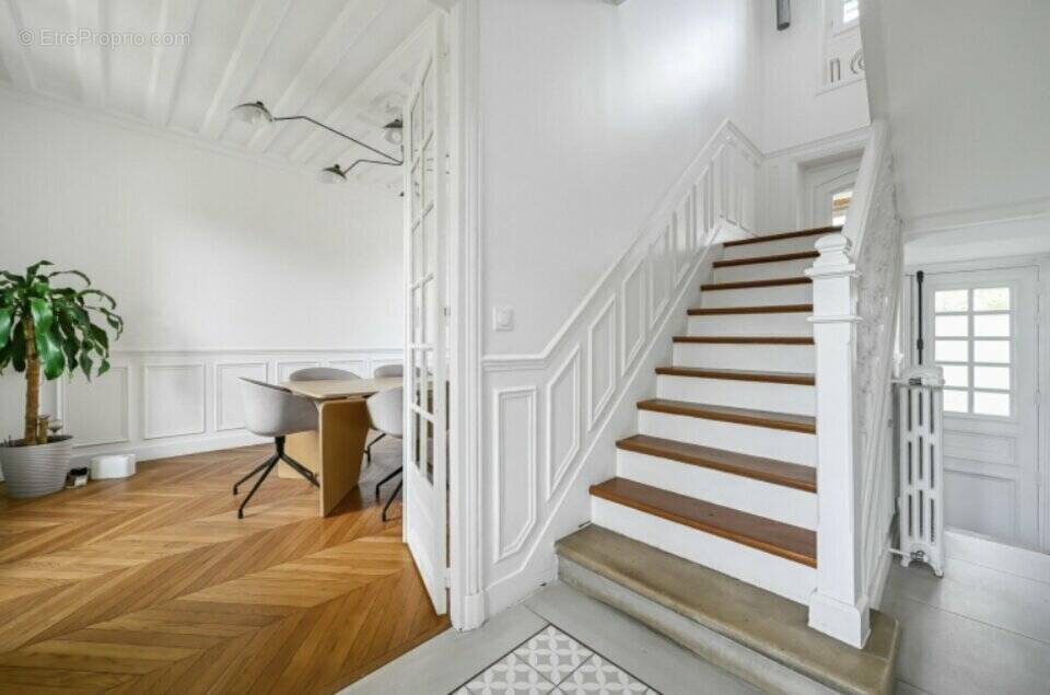 Commerce à SAINT-MAUR-DES-FOSSES