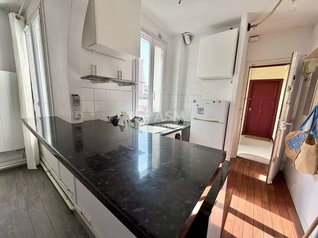 Appartement à COURBEVOIE