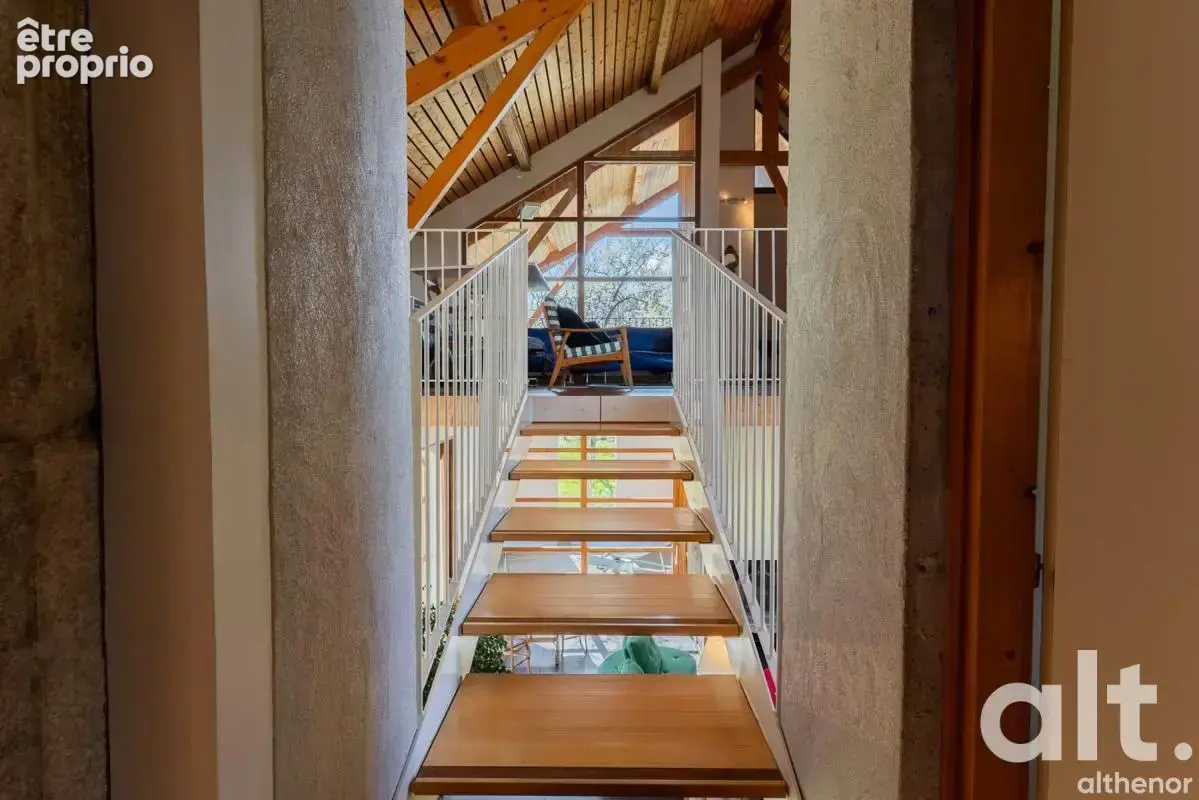Bâtisse de caractère à Chavanod — 8 pièces et terrain constructible - photo 5