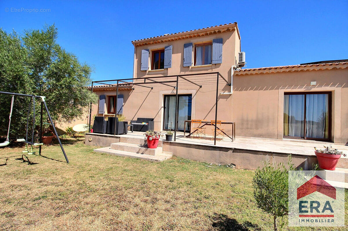 Maison à SUZE-LA-ROUSSE