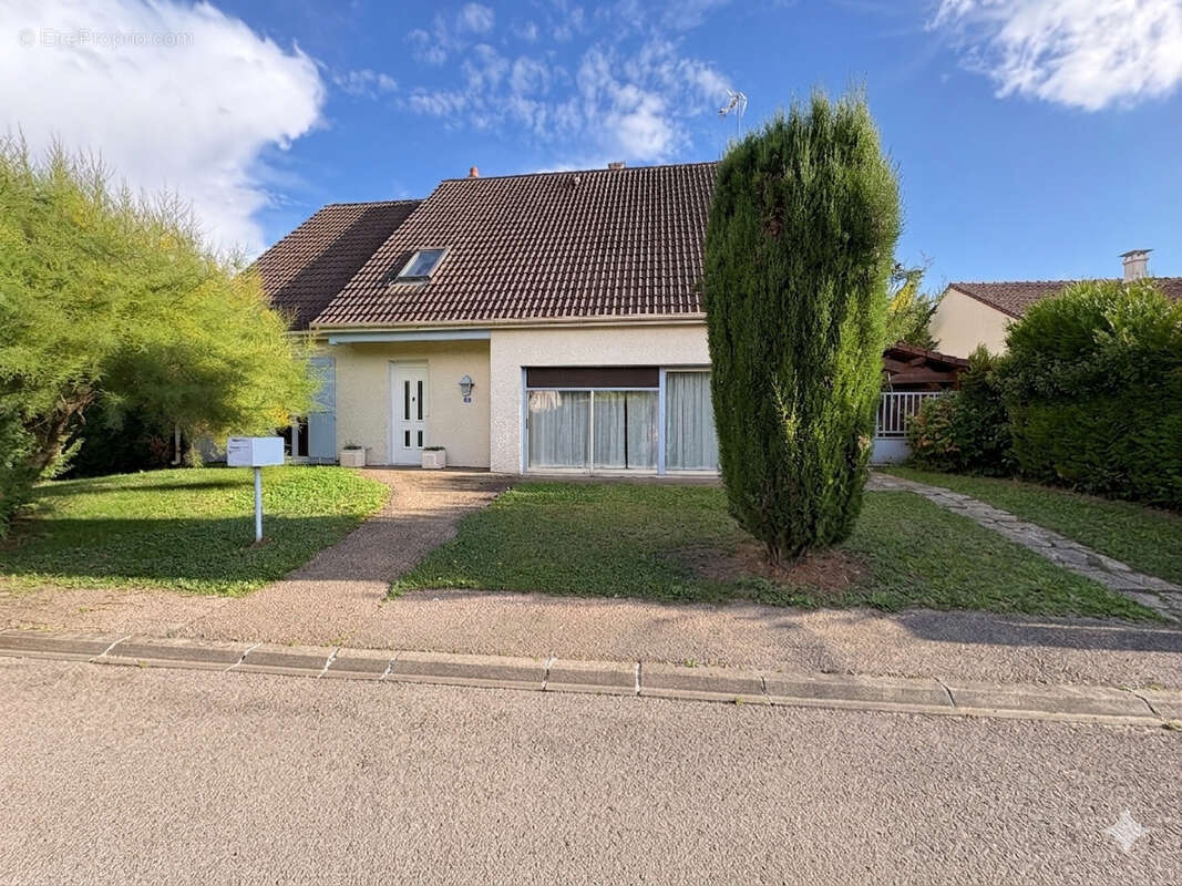 Maison à SAINT-ANDRE-LES-VERGERS