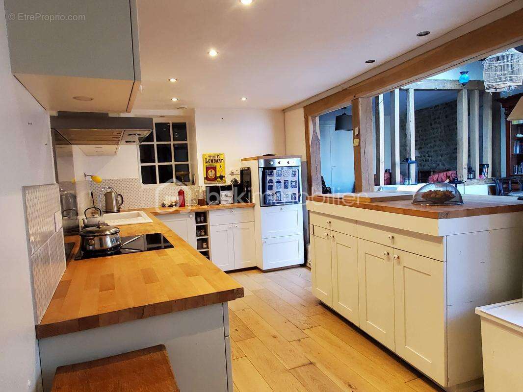 Maison à CORMEILLES