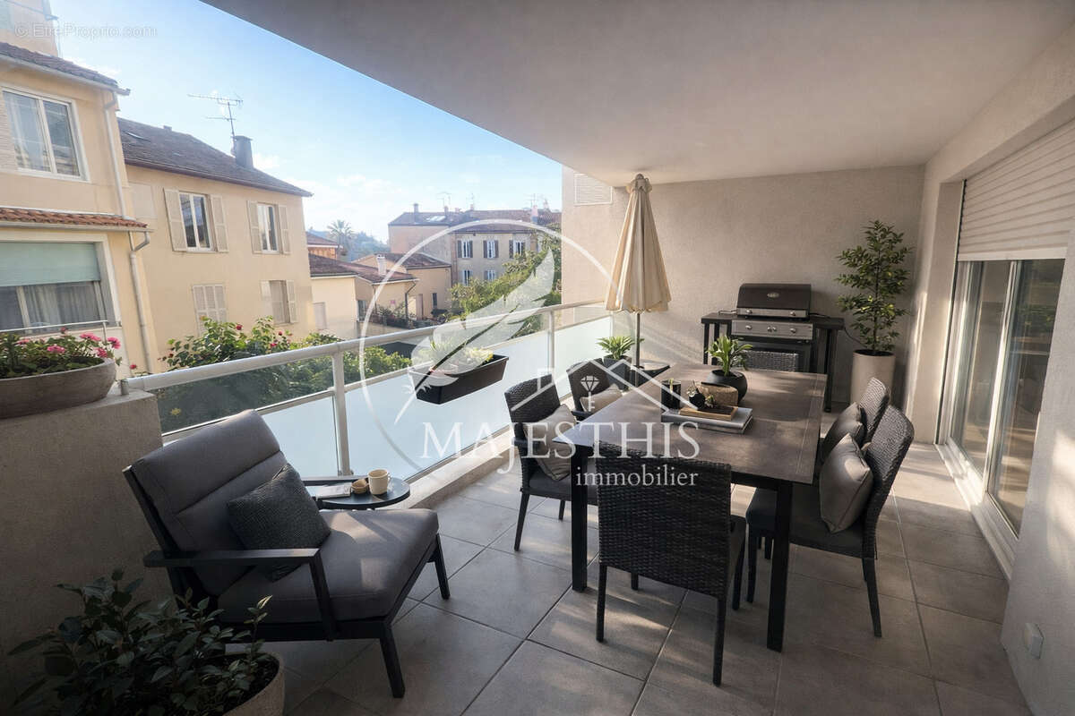 Appartement à HYERES
