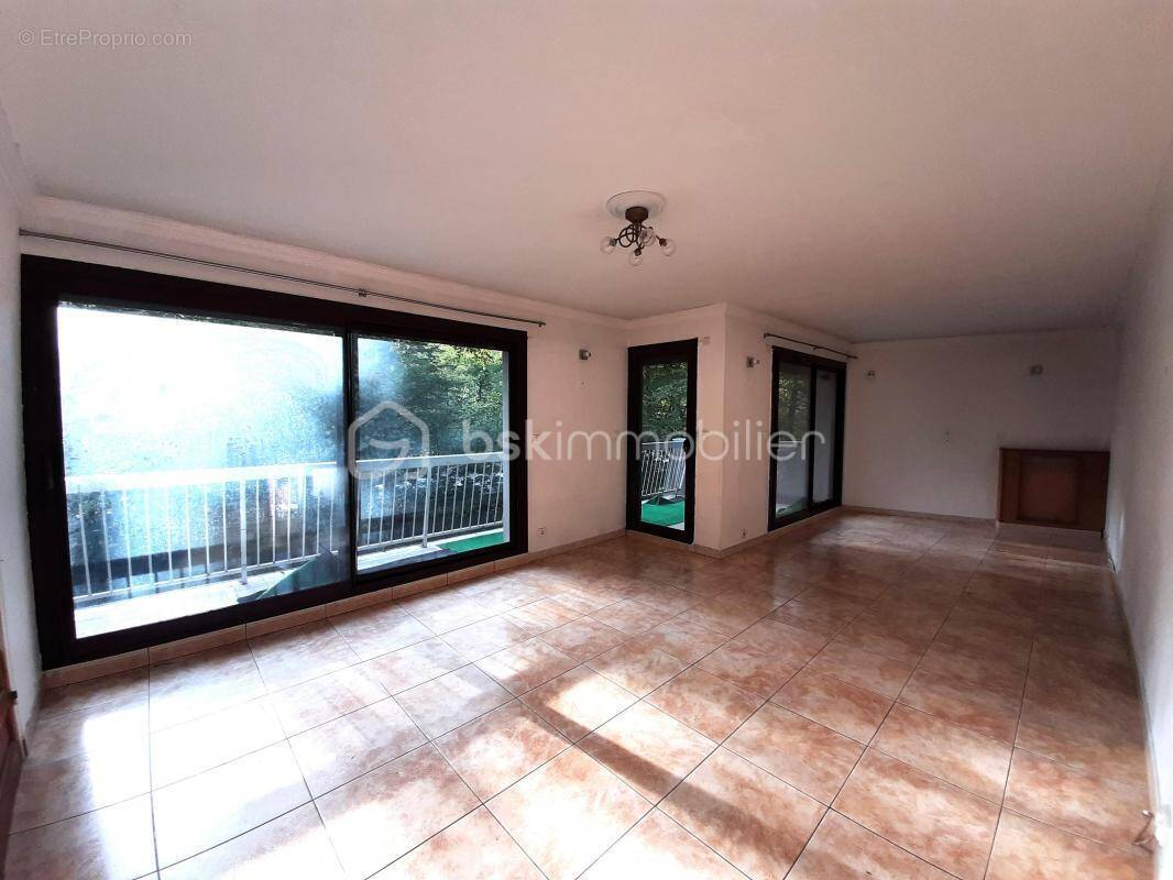 Appartement à TREMBLAY-EN-FRANCE