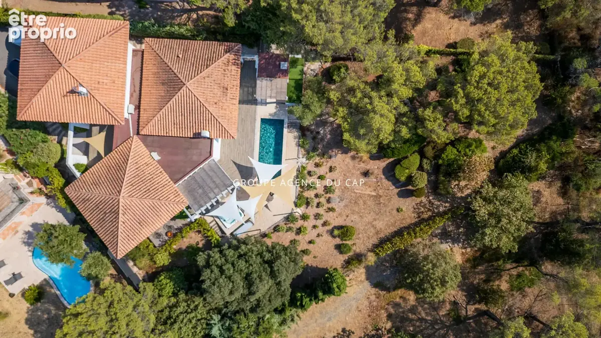 Charmante villa à vendre à Fréjus - 5 pièces avec piscine et jacuzzi - photo 4