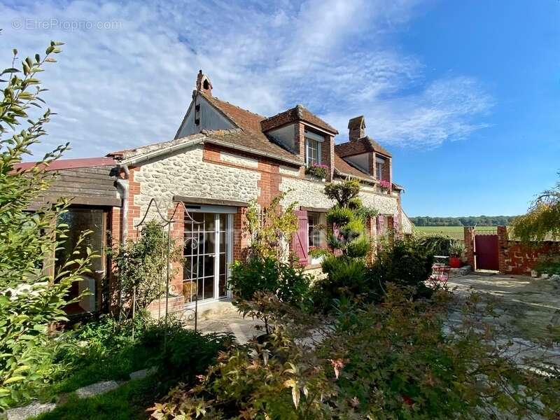 Maison à SAINT-JUST-EN-BRIE