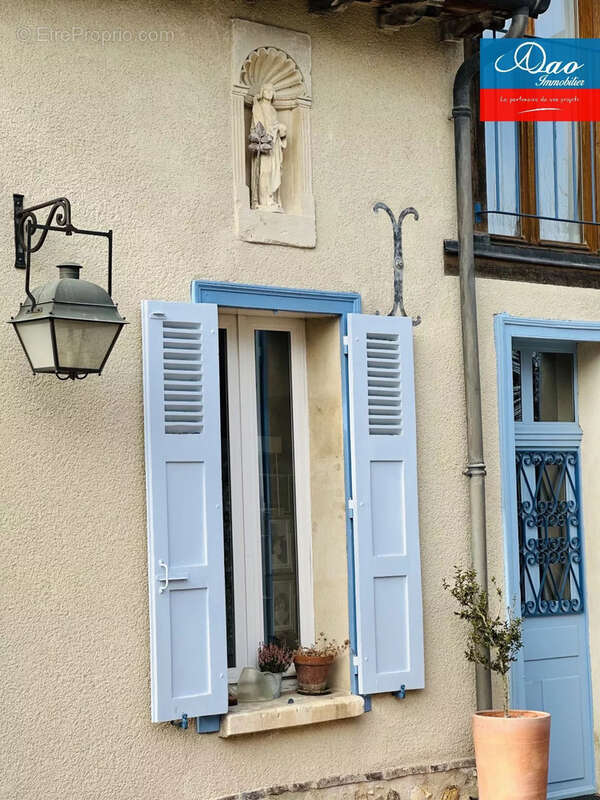 Maison à LA CHAPELLE-SAINT-LUC