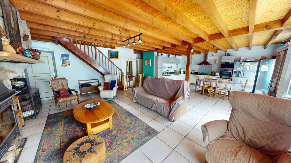 Maison à CRAPONNE-SUR-ARZON