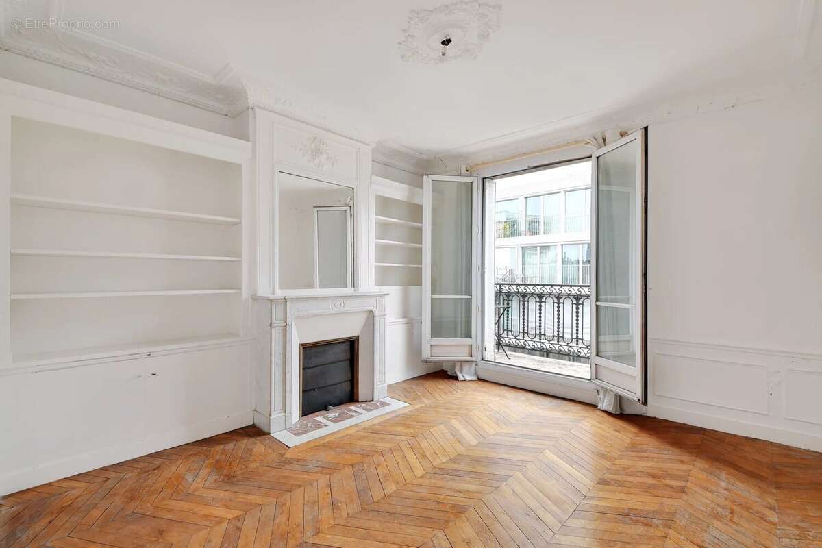 Appartement à PARIS-18E