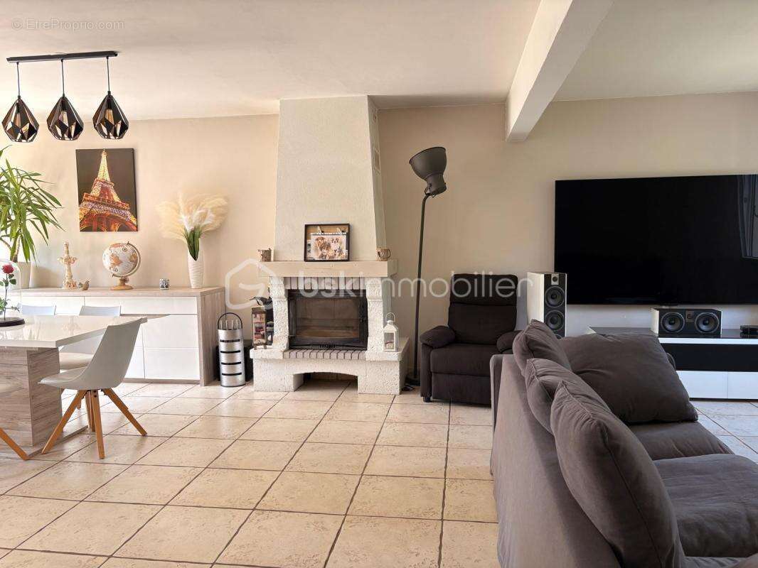 Maison 102 m² à Savigny-Le-Temple  - photo 6