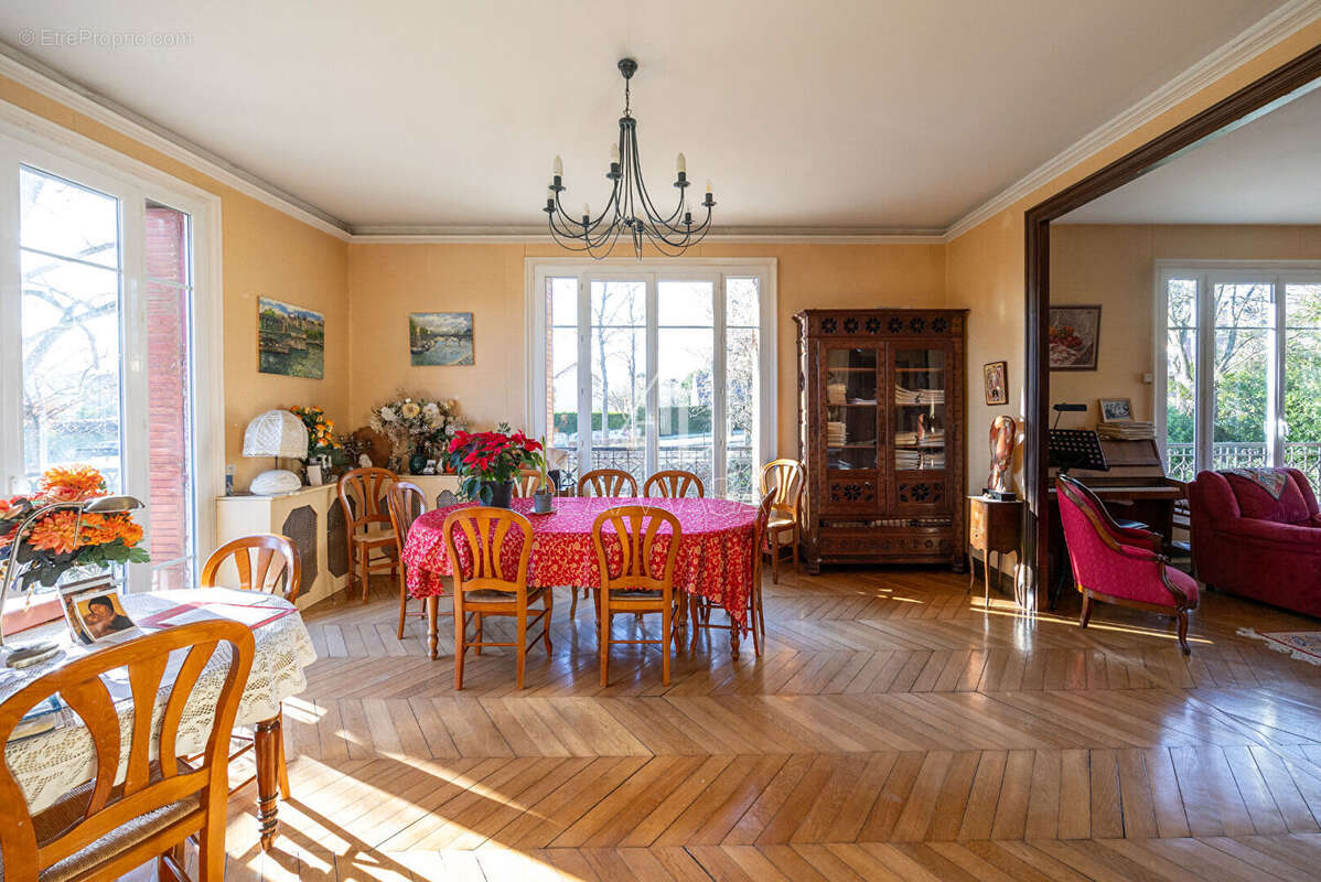 Maison à THORIGNY-SUR-MARNE