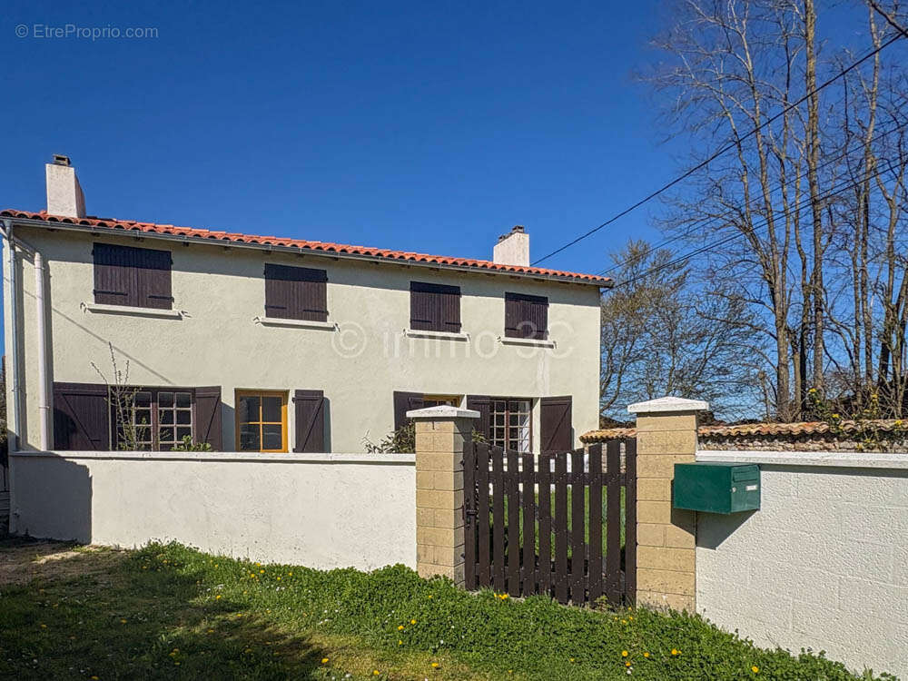 Maison à SAUZE-VAUSSAIS