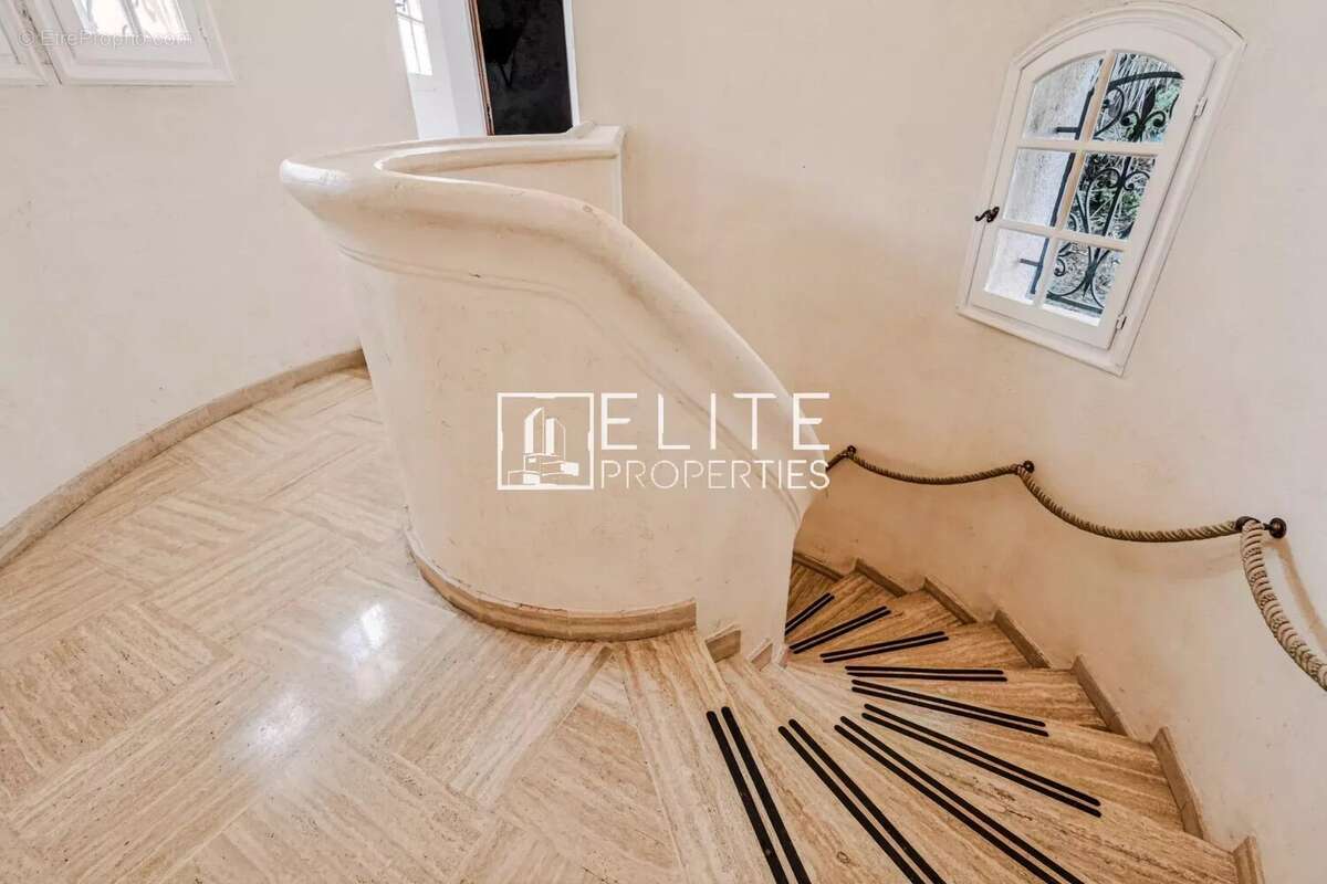 Maison de charme avec vue mer panoramique. piscine et dépendance - photo 31