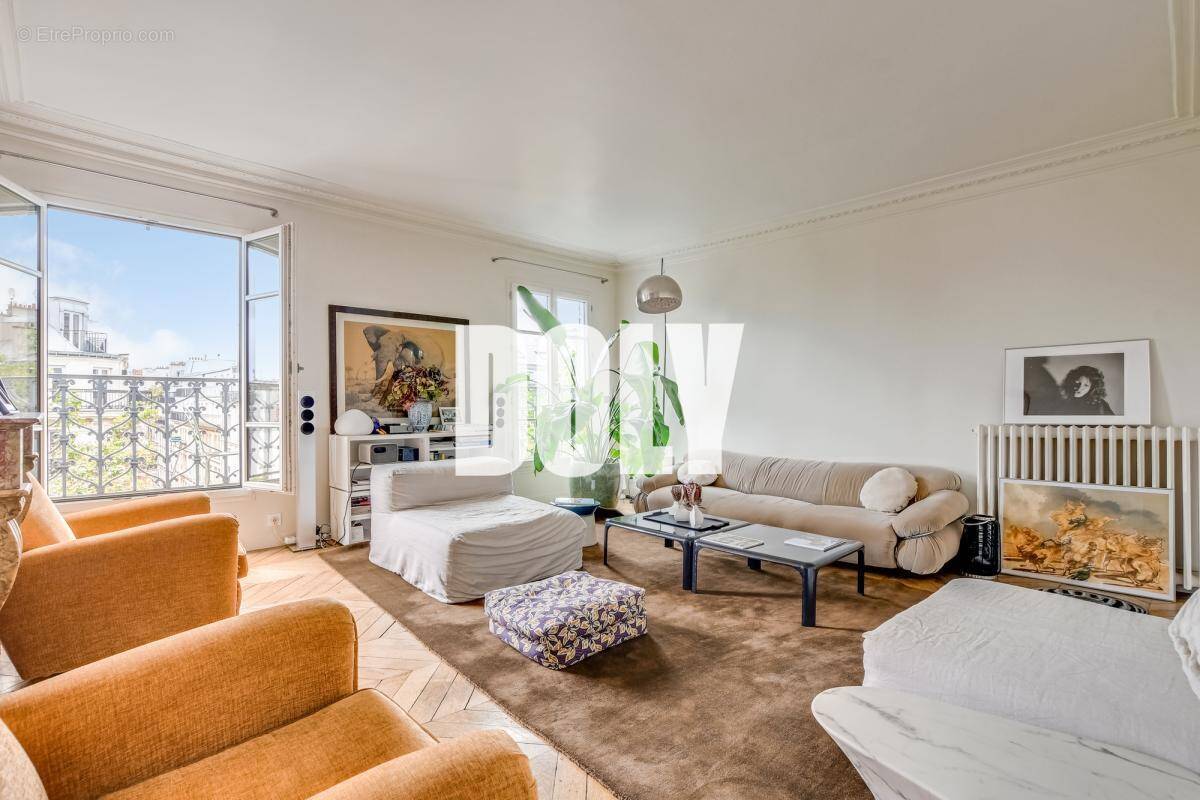 Appartement à PARIS-10E