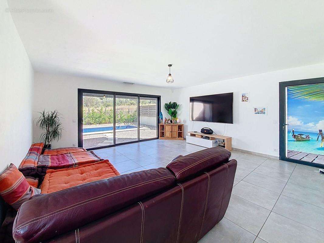 Maison à PEYRESTORTES