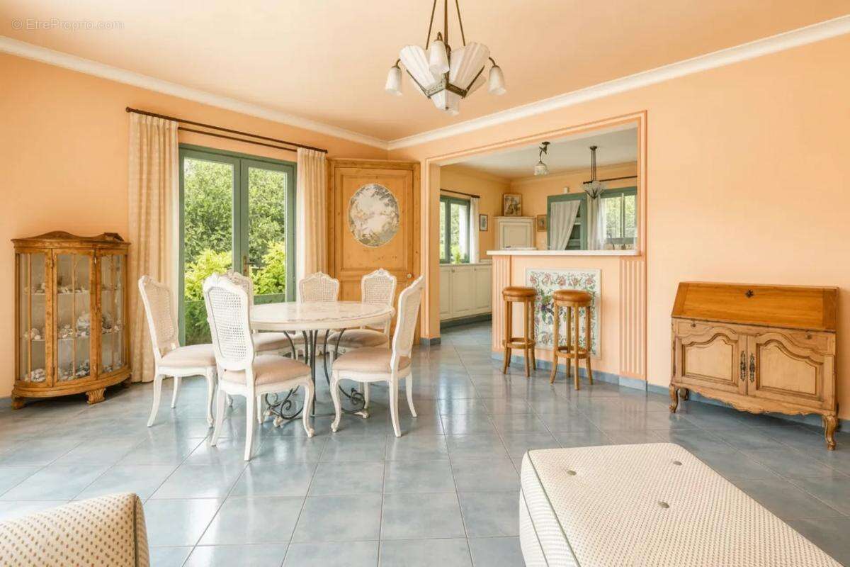 Villa avec piscine, vue sur collines, mer et lac + maison d'amis - photo 7