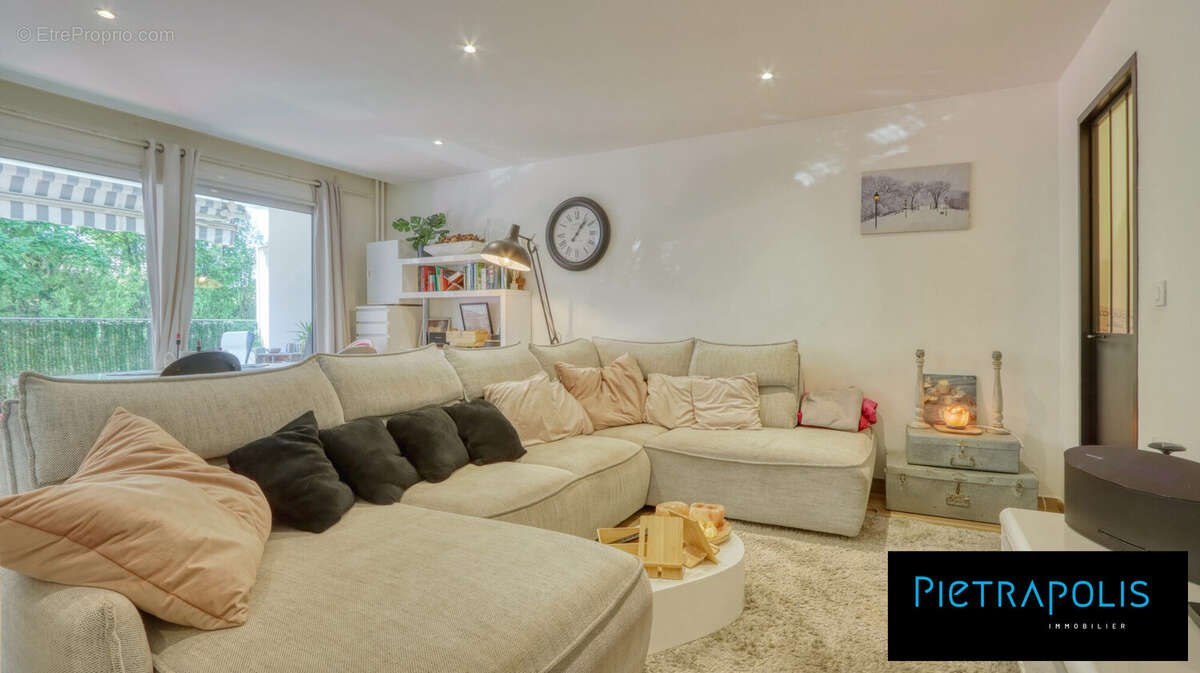 Appartement à SAINTE-FOY-LES-LYON