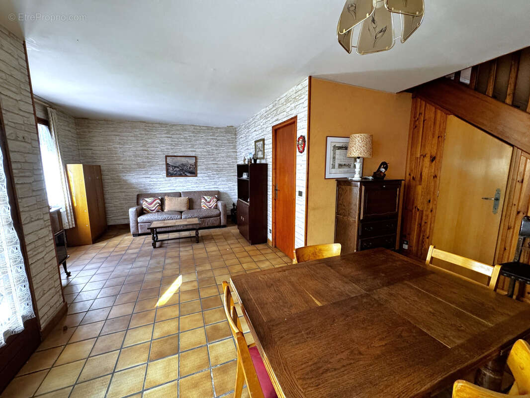 Maison à FEUCHEROLLES