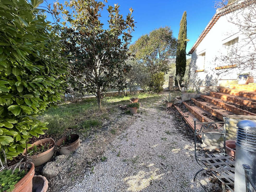 Maison à LE BARROUX
