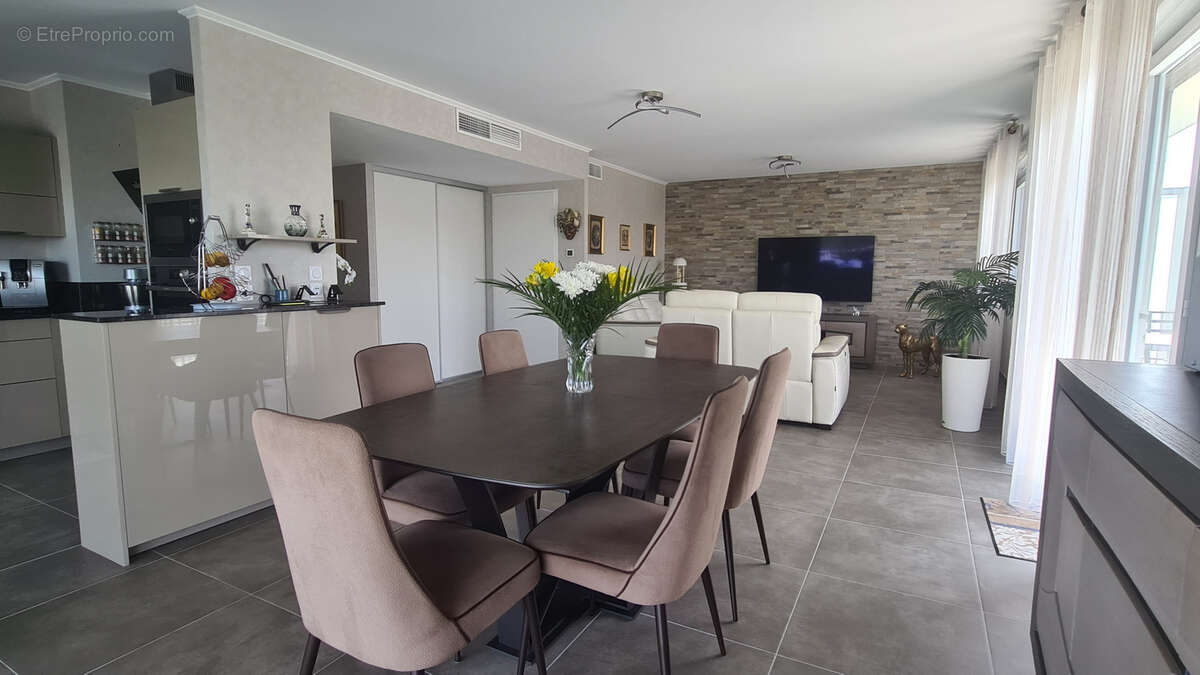 Appartement à PUGET-SUR-ARGENS